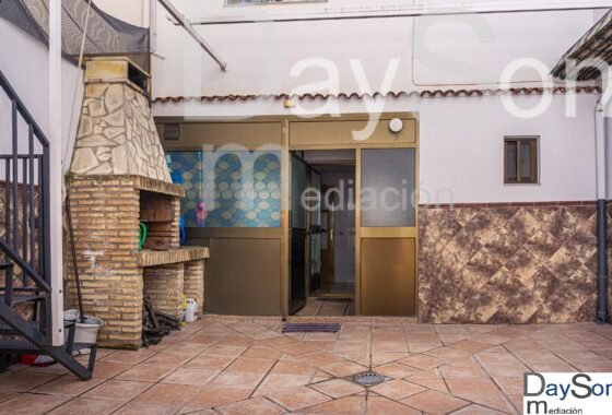 Inmueble CASA CENTRICA CON COCHERA Y MÁS